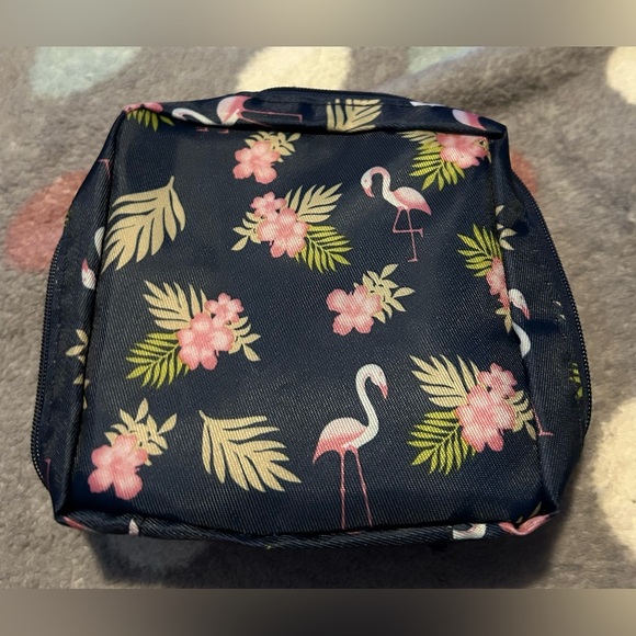 Floral Flamingo Print Travel Bag - Picture 2 of 6